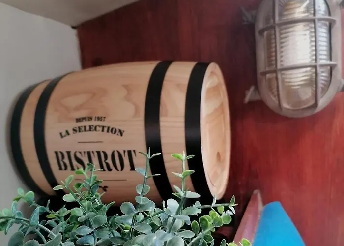 Voilier De Charme A Quai Botel *