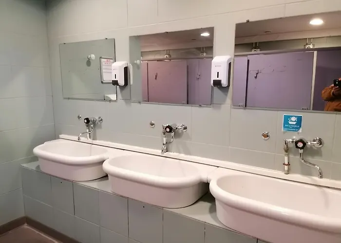 Voilier De Charme A Quai *