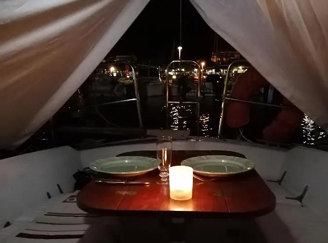 Voilier De Charme à Quai Saint-Raphaël