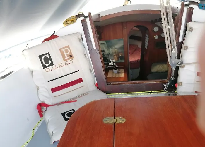 Voilier De Charme à Quai * Saint-Raphaël