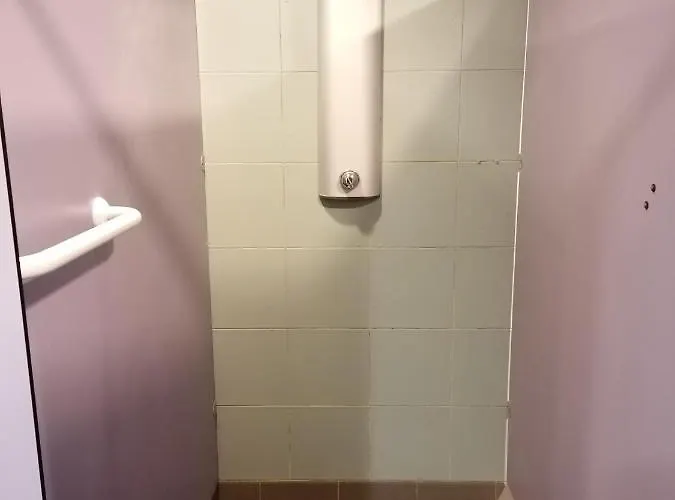 Botel Voilier De Charme à Quai *